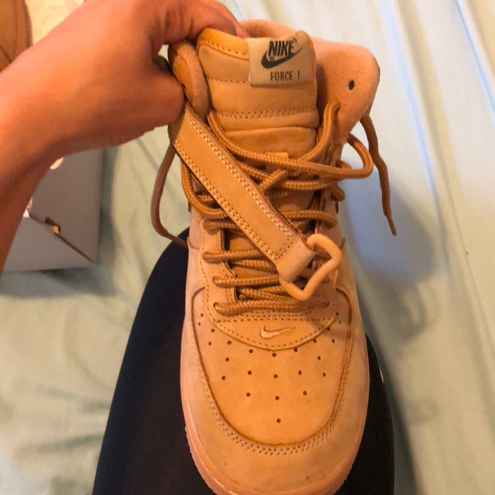 Outdoor Green Nike Forces Size 3
